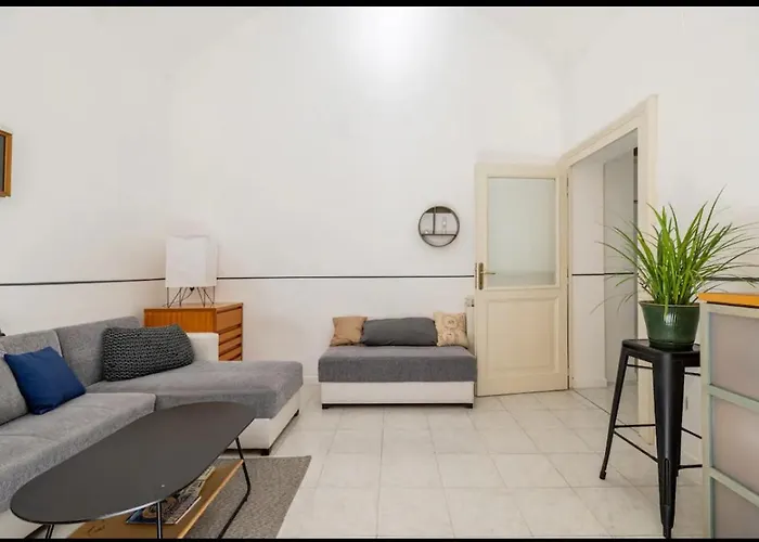 Romeo. Luminoso Al Centro Di Apartamento